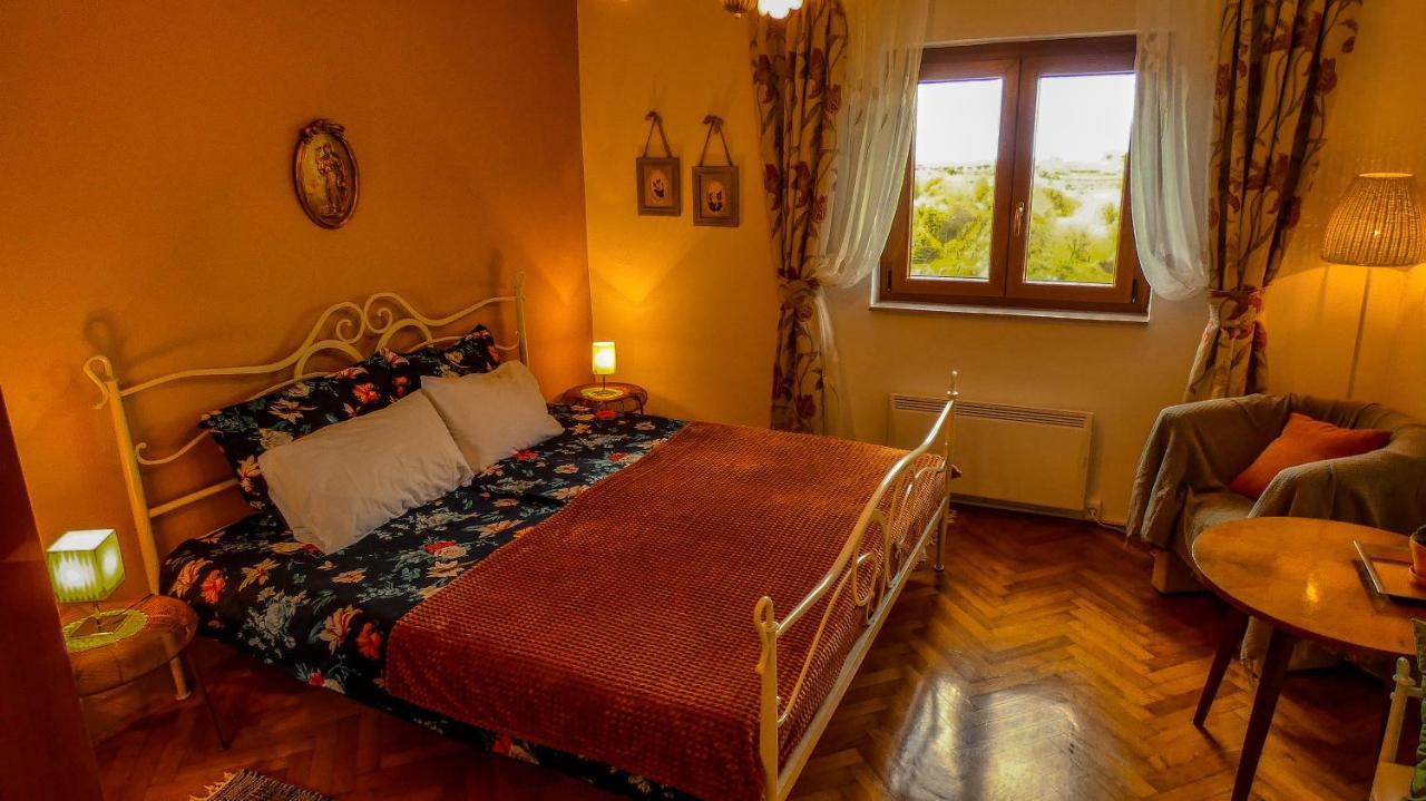 Apartment Nona Ancka Марезиге Екстериор снимка