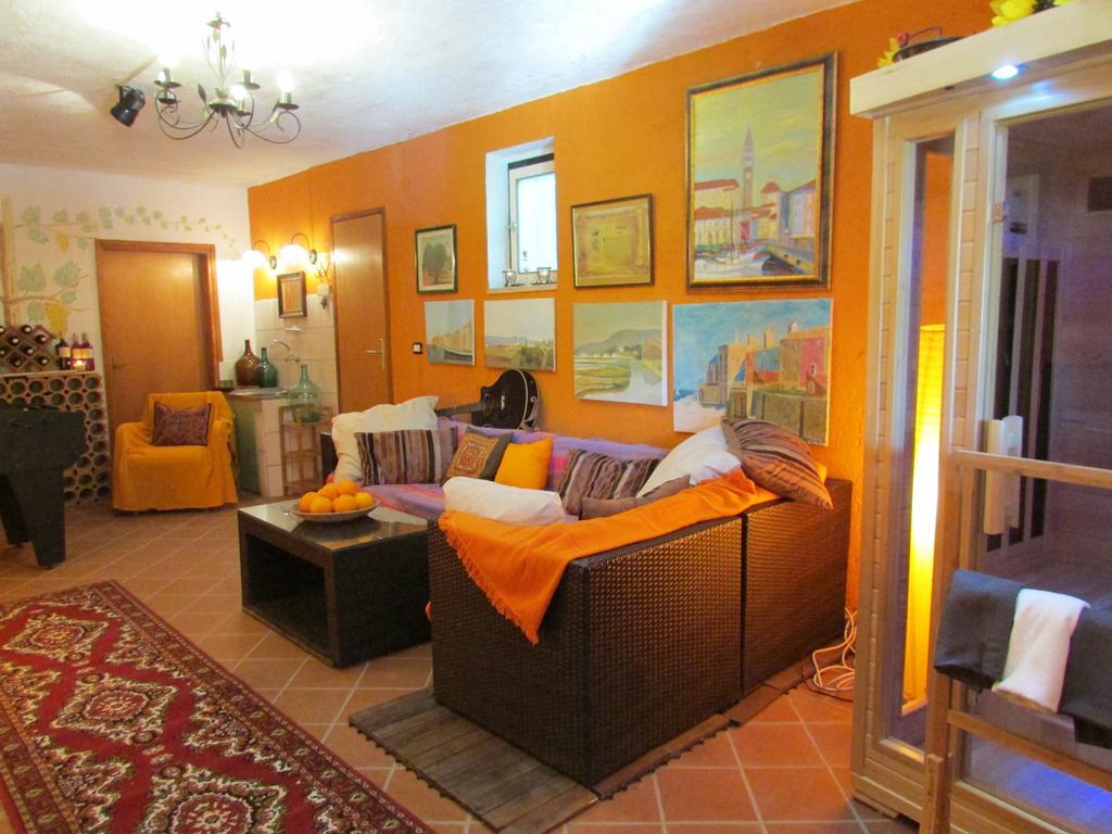Apartment Nona Ancka Марезиге Екстериор снимка