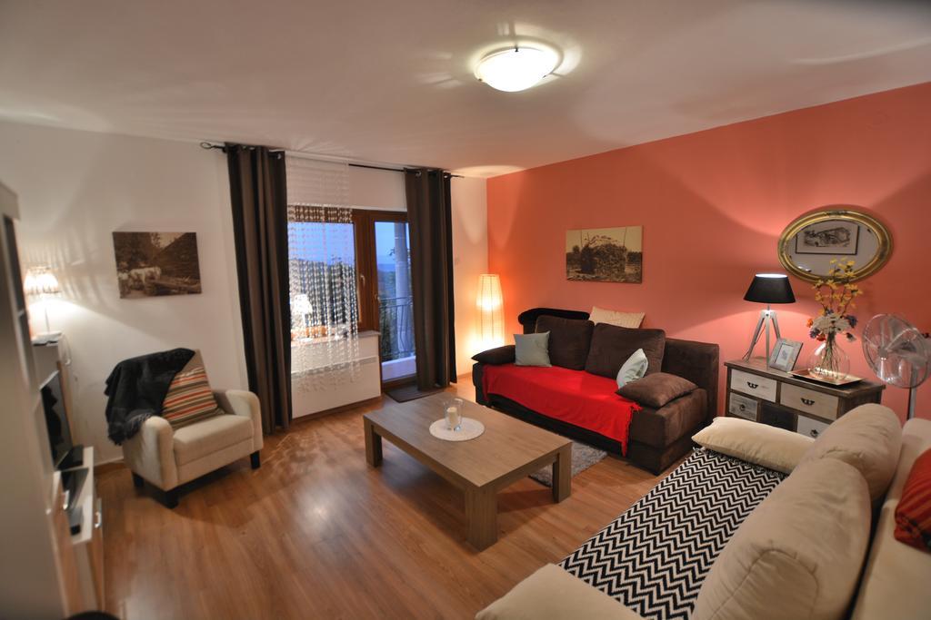 Apartment Nona Ancka Марезиге Екстериор снимка