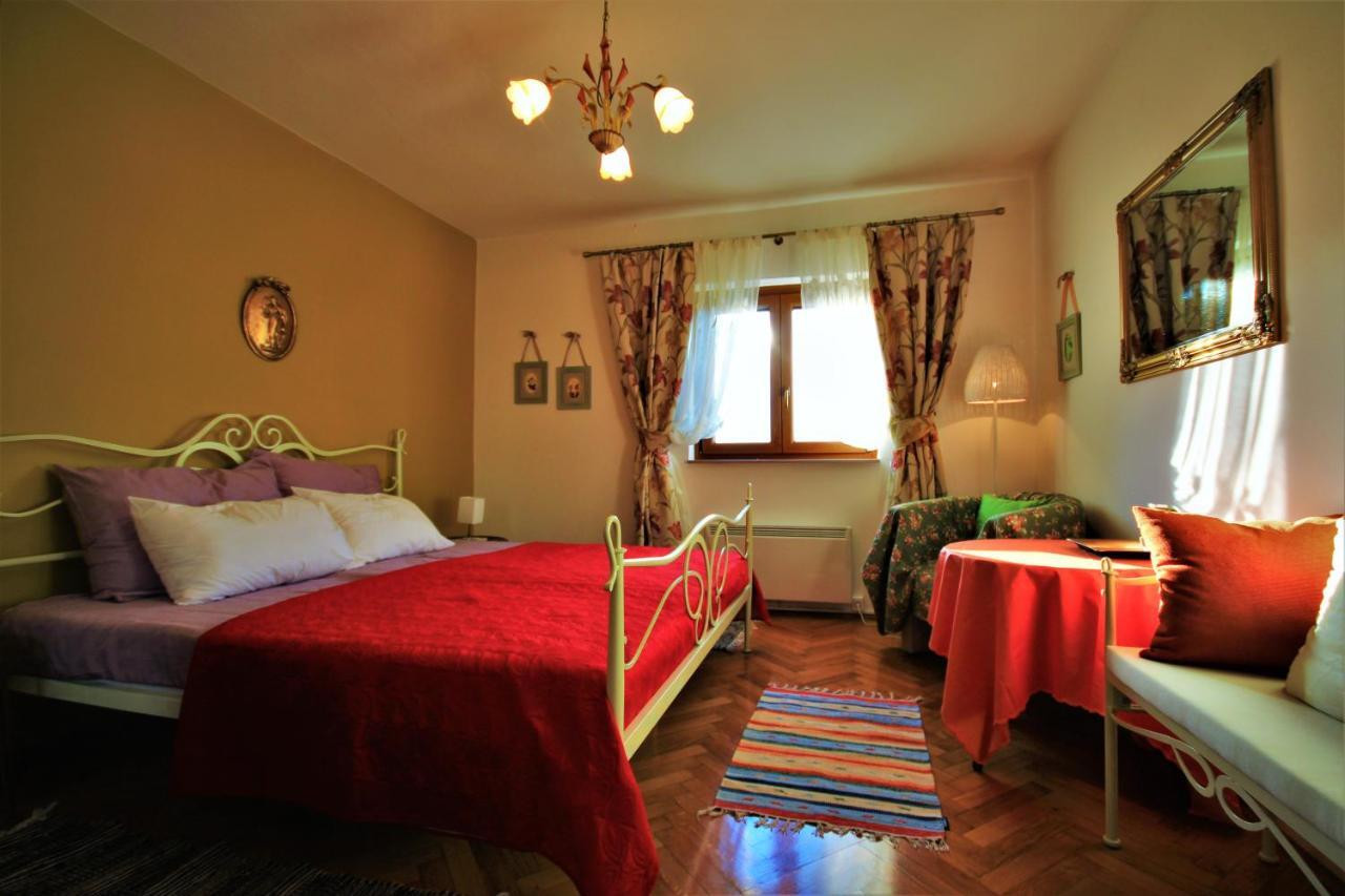 Apartment Nona Ancka Марезиге Екстериор снимка